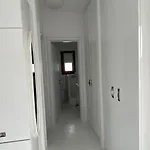 شقة White Luxury With Shared Pool Downtown *