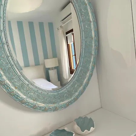 Apartment White Luxury With Shared Pool Downtown