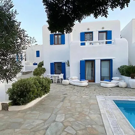 White Luxury With Shared Pool Downtown *